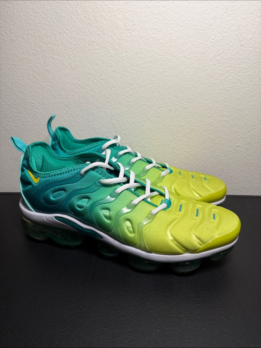 Size 10 Nike Air Vapormax Plus Gradient Lime Blue Running Shoes Womens